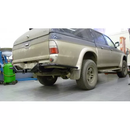 Задний силовой бампер АМЗ для Mitsubishi L200 1996-2005 (трубный)